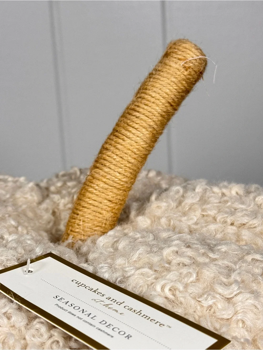 cupcakes & cashmere brand new